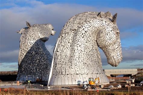 The Kelpies: Giant Horse Sculptures in Falkrik | Amusing Planet