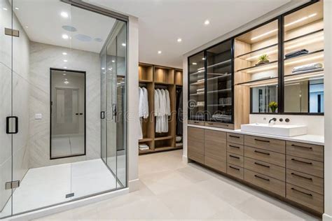 Modern Bathroom With Walk In Robe Spacious Contemporary Bathroom With
