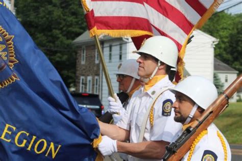 Photos Parade Marks Memorial Day In Newtown Newtownpanow