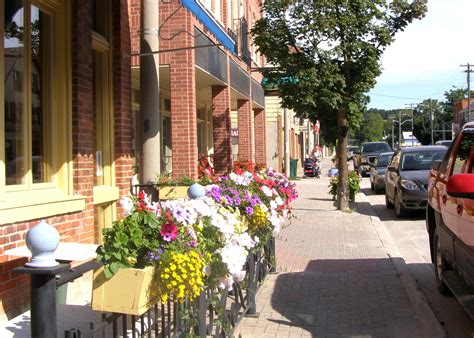 Shopping Districts | Discover Clearview