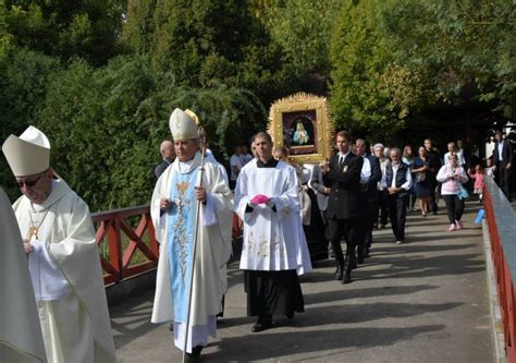 Nadbiskup Vuk I Predvodio Sve Ano Misno Slavlje U Sveti Tu Gospe Od