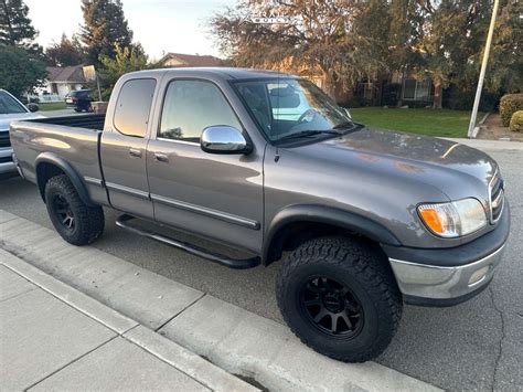 Toyota Tundra Wheel Offset Aggressive Outside Fender