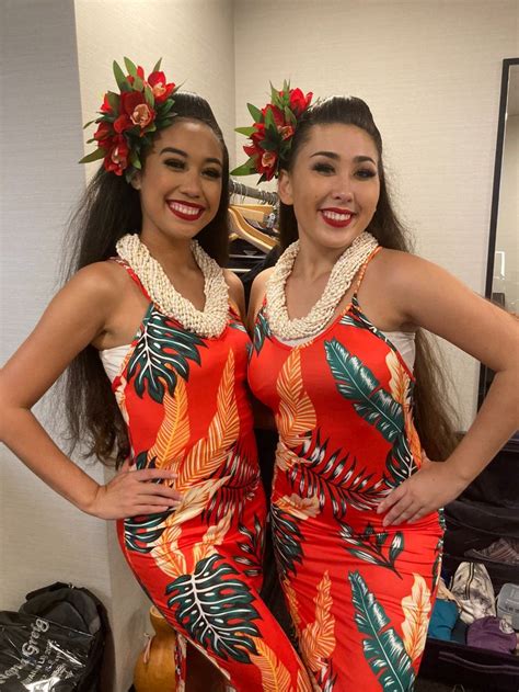 Napua Greig with Hawaiian Hula Dancers JAPAN TOUR on Twitter フラダンサー