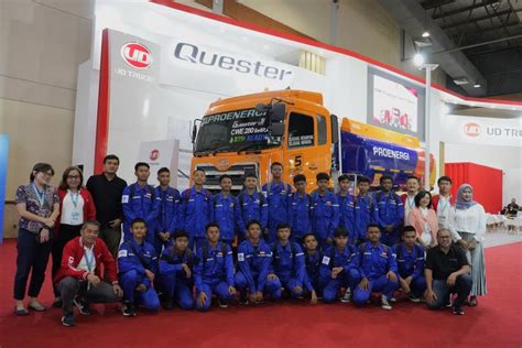 Foto Langkah Astra Ud Trucks Cetak Tenaga Kerja Produktif Dan Berkualitas