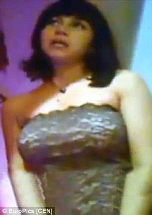 Police Raid Russian Hairdressers Offering Cuts From Naked Women Daily Mail Online