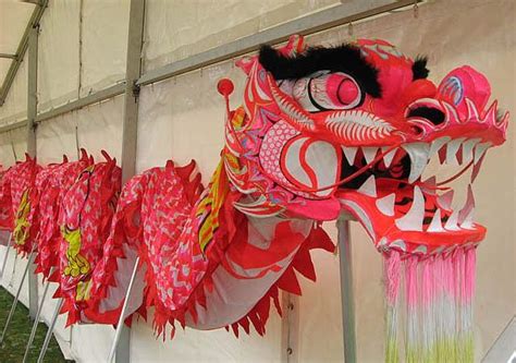 Pin By Jassan On Fiesta Alice Dragon Decor Chinese Dragon Dragon Crafts