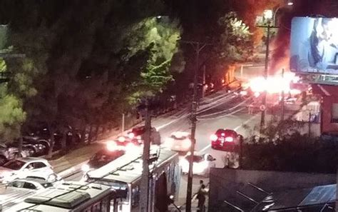 Protesto Interdita Avenida Domingos Ferreira E Complica Tr Nsito Na