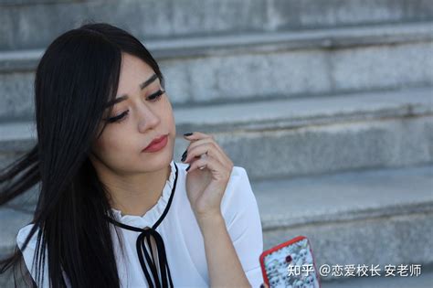 如何快速吸引女生注意力？（渣男撩妹必备步骤） 知乎