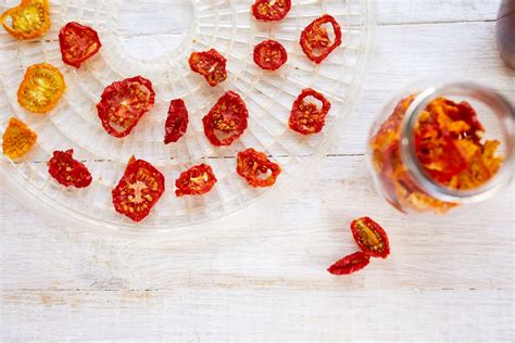 How To Make And Enjoy Dehydrated Tomatoes