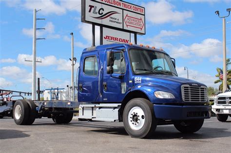 2011 Used Freightliner BUSINESS CLASS M2 106 CREW CAB....AIR BRAKE..AIR ...