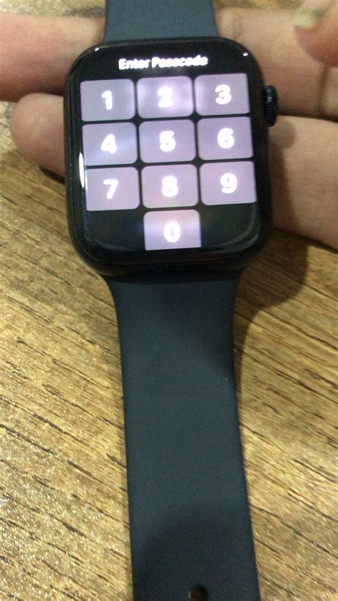 Display on series 8 unresponsive, already tried restarting : r/AppleWatch