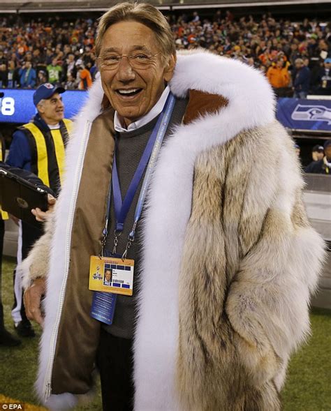 Joe Namath 70 Wears Fur Coat With His Championship Ring At The Super Bowl Daily Mail Online