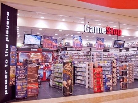 Rapinava Negozi Gamestop Armato Di Pistola Un Ragazzo Di Anni