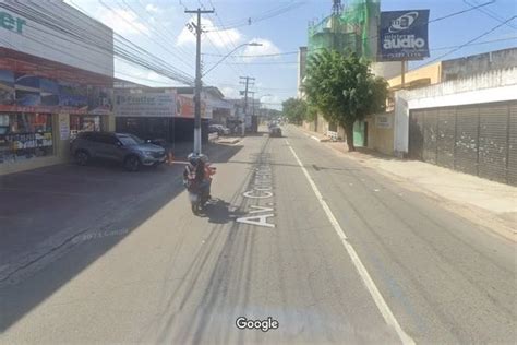 Av Comendador Leao - Reparos urgentes na rede de esgoto interditam a Av. Comendador Leão, em ...