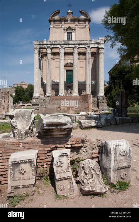 Rome ancient architecture Stock Photo - Alamy