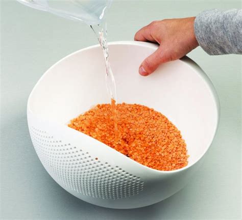 Multi-Function Bowl With Integrated Colander