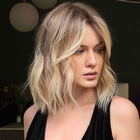 Włosy do ramion z grzywką na boki Hairstyles for thin hair Medium