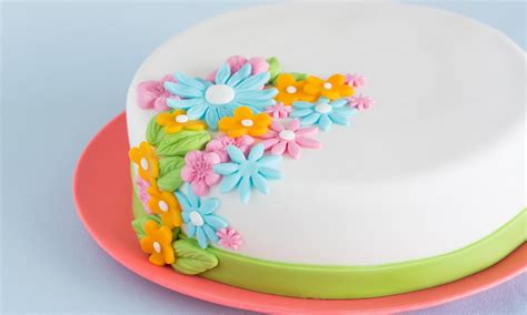 Taart Met Bloemen Van Fondant Recept Dr Oetker