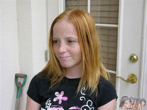 Amateur And Tiny Breasted Petite Teen Modeling Nude Porn Pictures XXX Photos Sex Images