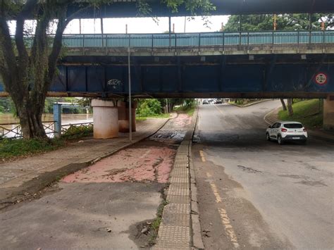 Via Sob A Ponte Pequetito Amorim Em Volta Redonda Liberada Ap S