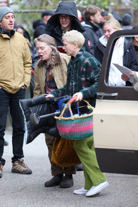 Michelle Williams With Jenny Slate On The Set Of ‘dying For Sex In Brooklyn Famousfix