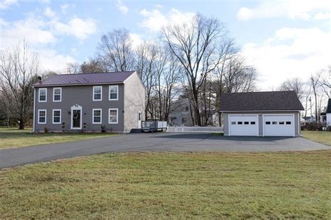 4 Crystal Dr Southwick Ma 01077 See Est Value Schools And More