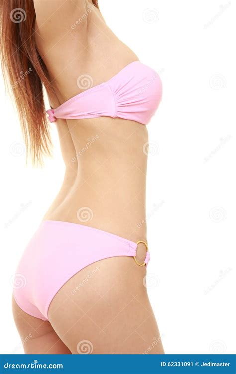 Cuerpo De La Mujer Joven En Un Bikini Rosado Imagen De Archivo Imagen