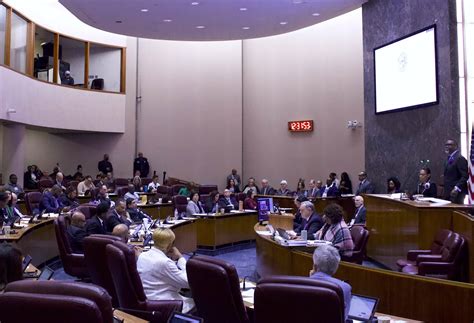 Residents of philly are reacting to the latest city council vote 24