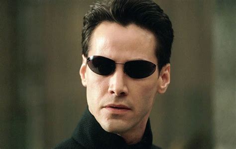 'The Matrix 4' Set Photos Give Keanu Reeves' Neo A New - But Familiar Look