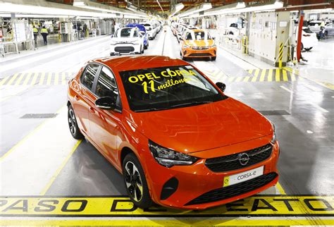 Opel Celebra 11 Millones Del Corsa Producidos En La Planta De Zaragoza