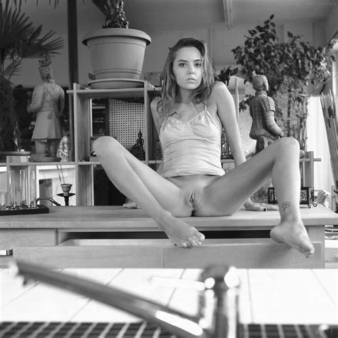 Katya Clover Kitchen Beauty Porn Pic