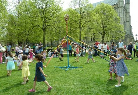 Maypole Dancing