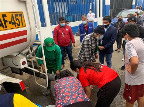 MUNICIPALIDAD DE ATE ABASTECE CON AGUA A HOSPITAL DE ESSALUD Y A