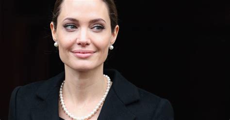 Angelina Jolie Says She Had Double Mastectomy Cbs Boston