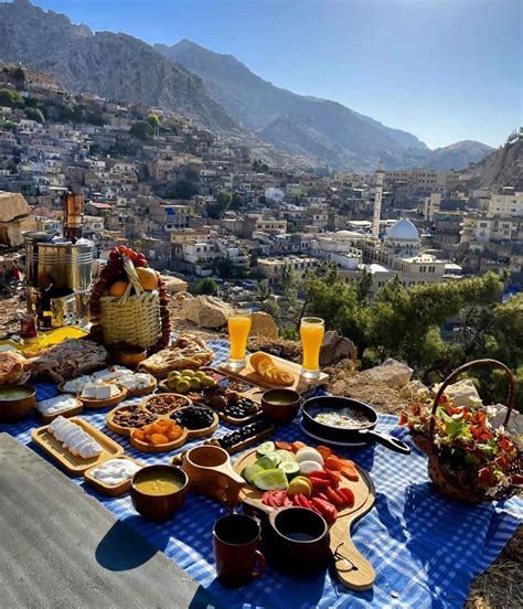 Kurdish Breakfast on Akrê Mountain