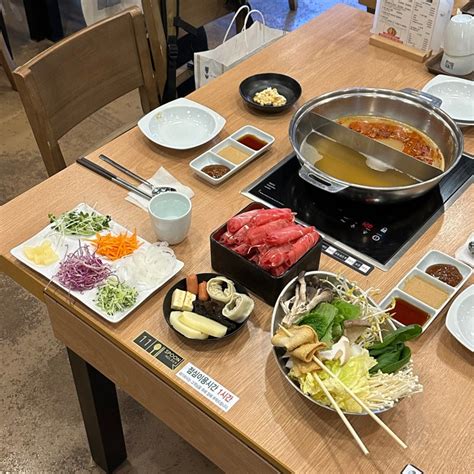 잠실맛집 가족모임 추천하는 채선당 롯데월드몽촌점 마라 샤브샤브 반반육수 메뉴 가격 네이버 블로그