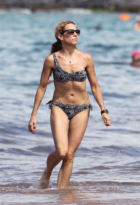 sheryl-crow-bikini-at-a-beach-in-hawaii-22 – GotCeleb