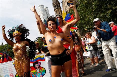 Las mejores fotos del desfile del Orgullo Gay en Berlín Infobae