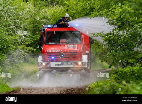 Ejercicio De Lucha Contra Incendios Forestales De La Brigada De