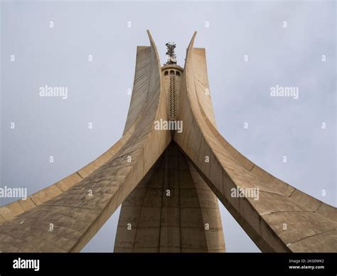 The Monument Des Martyrs Maquam El Chahid Stock Photo Alamy