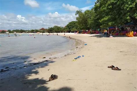 Selain Karimunjawa Jepara Menyimpan Pantai Eksotis Ombak Tenang