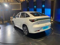 Sólo 16 000 euros cuesta este coche eléctrico de Geely con 415 km de