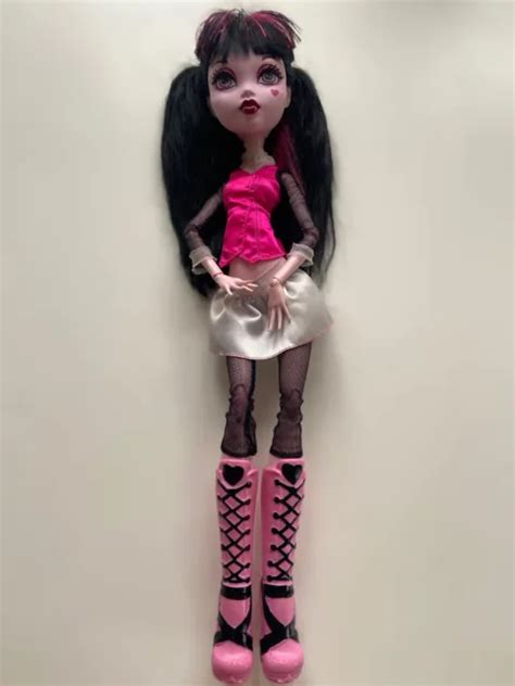 MONSTER HIGH FRIGHTFULLY Tall Ghouls 17 Draculaura Mattel Large Basic