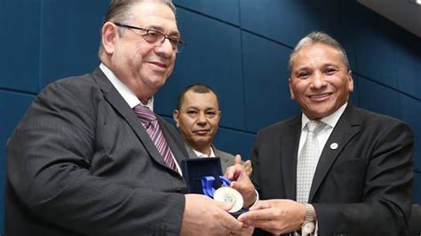 Bispo Danilo Recebe Medalha De Honra YouTube