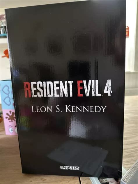 OFFICAL RESIDENT EVIL 4 Remake Collectors Edition Leon Statue Figure