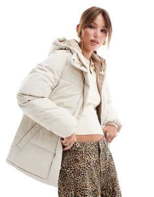 Chaqueta Acolchada Color Crema Con Capucha Y Cord N Ajustable De Jjxx