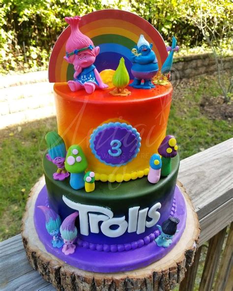 13 Cute Troll Birthday Cake Ideas (Bring The Party to Life)