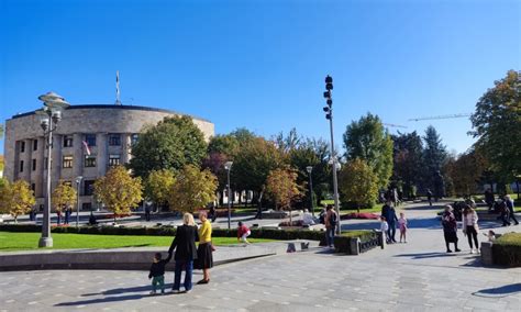 Danas Sun Ano I Toplo Krajem Dana Naobla Enje Na Sjeveru I Istoku Bl