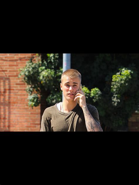 Justin Bieber S Nude Photo Was Likely Photoshopped But We Shouldnt Look At It Anyway Teen Vogue