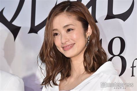 画像1114 上戸彩、第2子出産後初の公の場 「ナチュラルに天才」と絶賛される＜マレフィセント2＞ Women Bikinis Cute